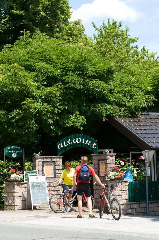 Hotel Landgasthof Altwirt Seeham Екстер'єр фото
