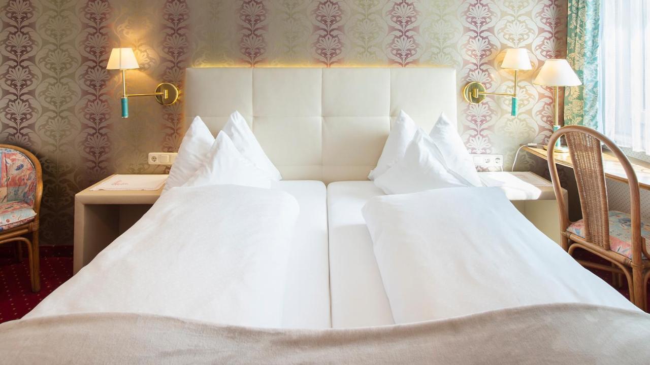Hotel Landgasthof Altwirt Seeham Екстер'єр фото