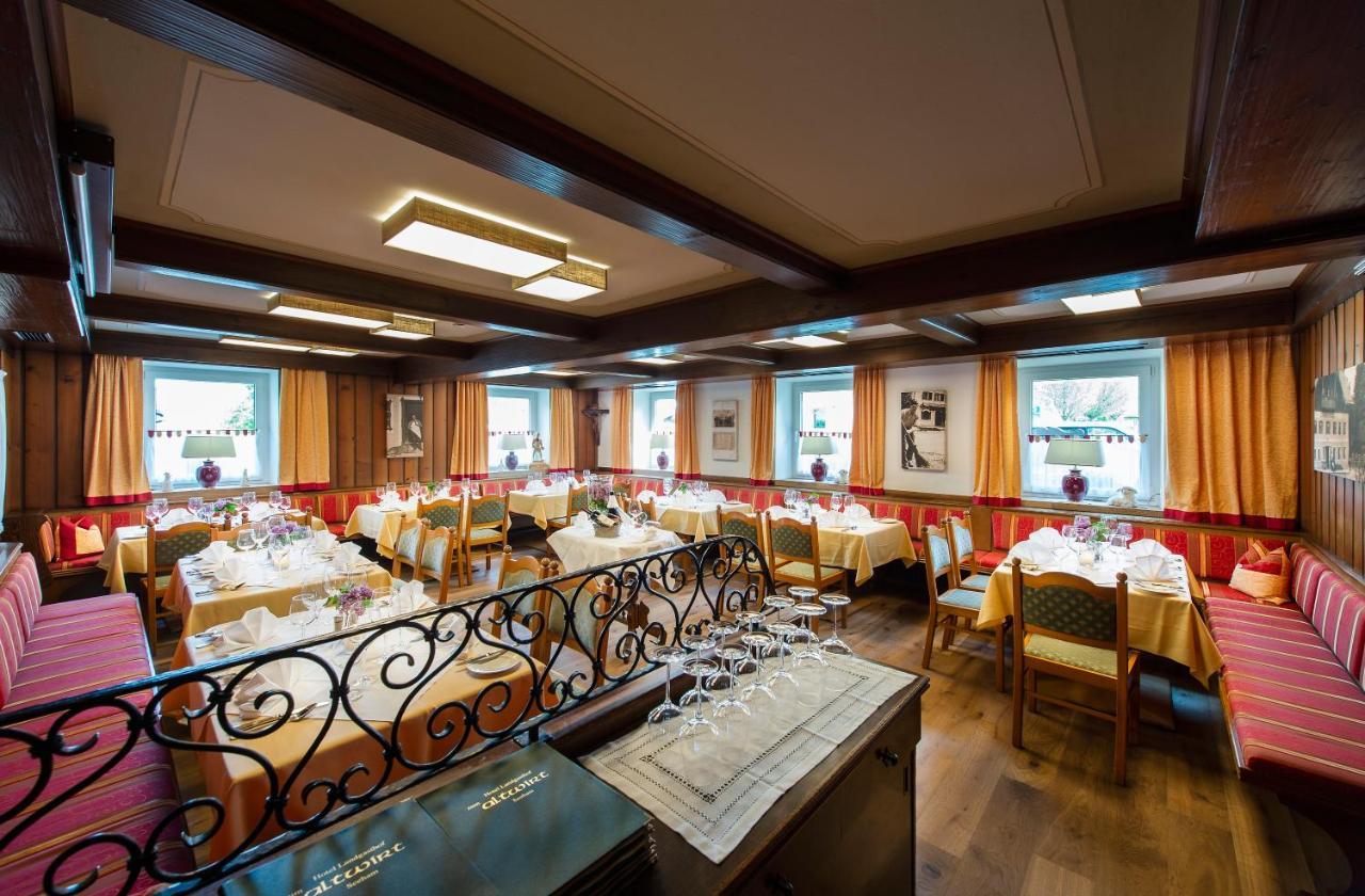 Hotel Landgasthof Altwirt Seeham Екстер'єр фото