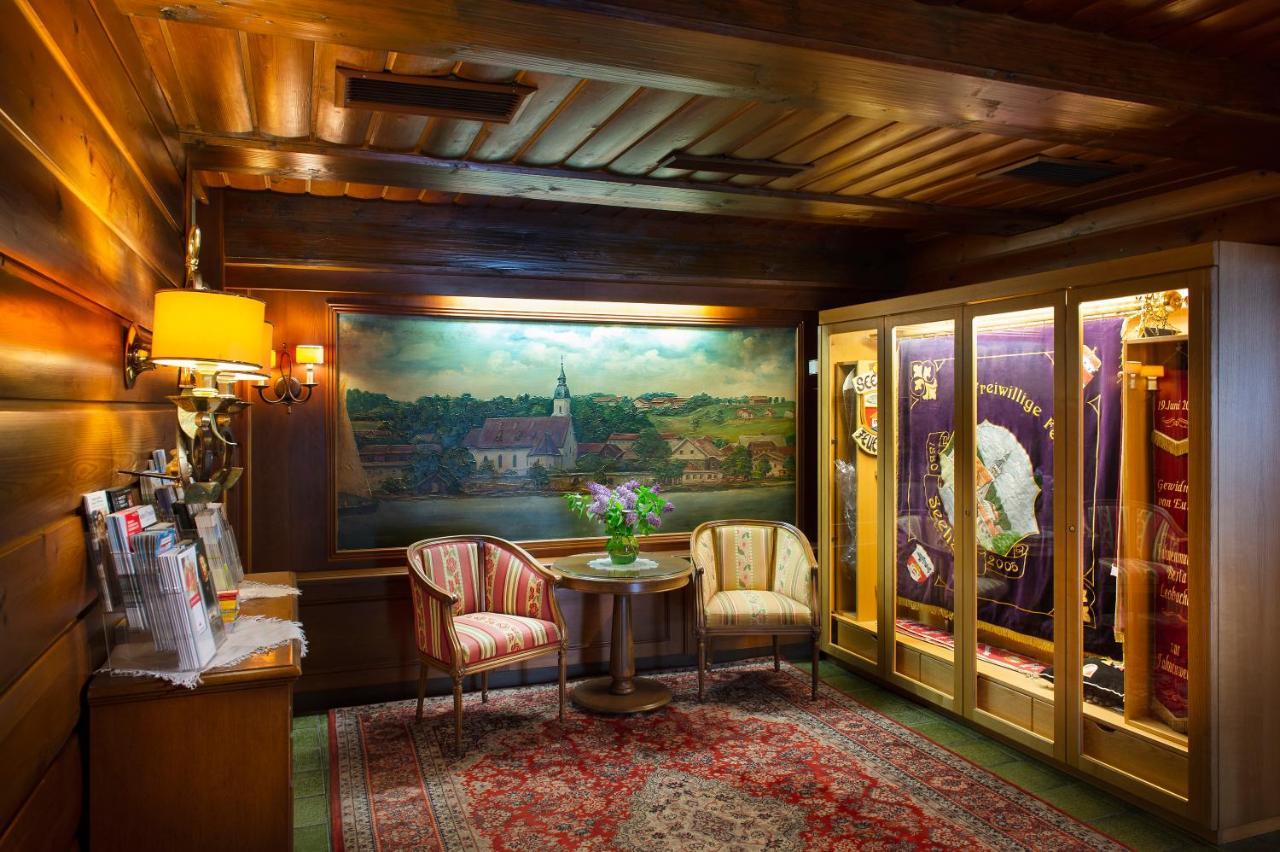 Hotel Landgasthof Altwirt Seeham Екстер'єр фото