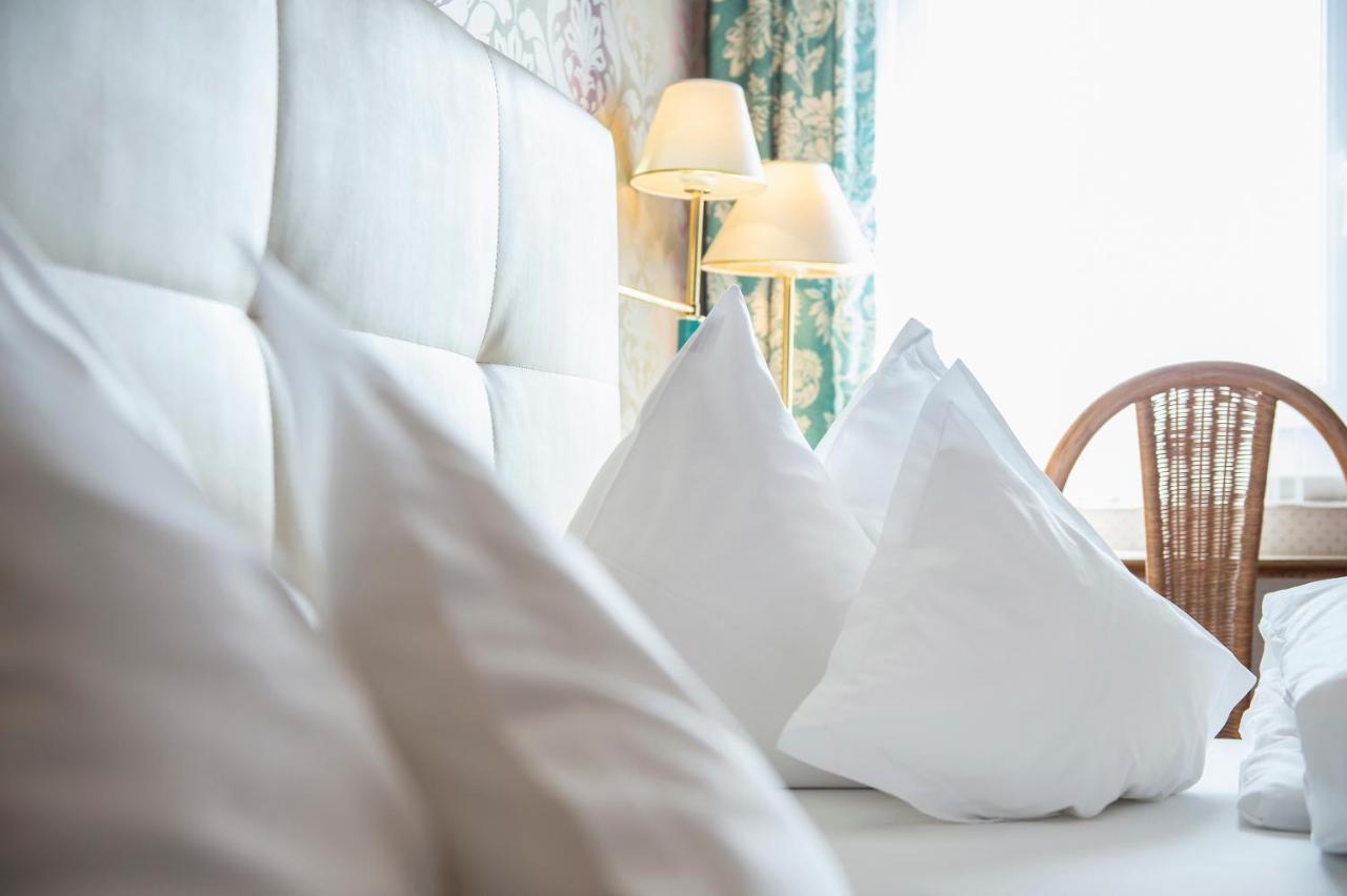 Hotel Landgasthof Altwirt Seeham Екстер'єр фото