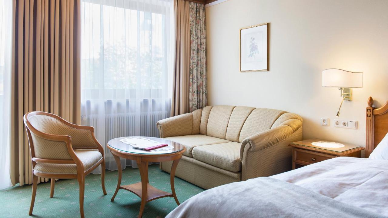 Hotel Landgasthof Altwirt Seeham Екстер'єр фото
