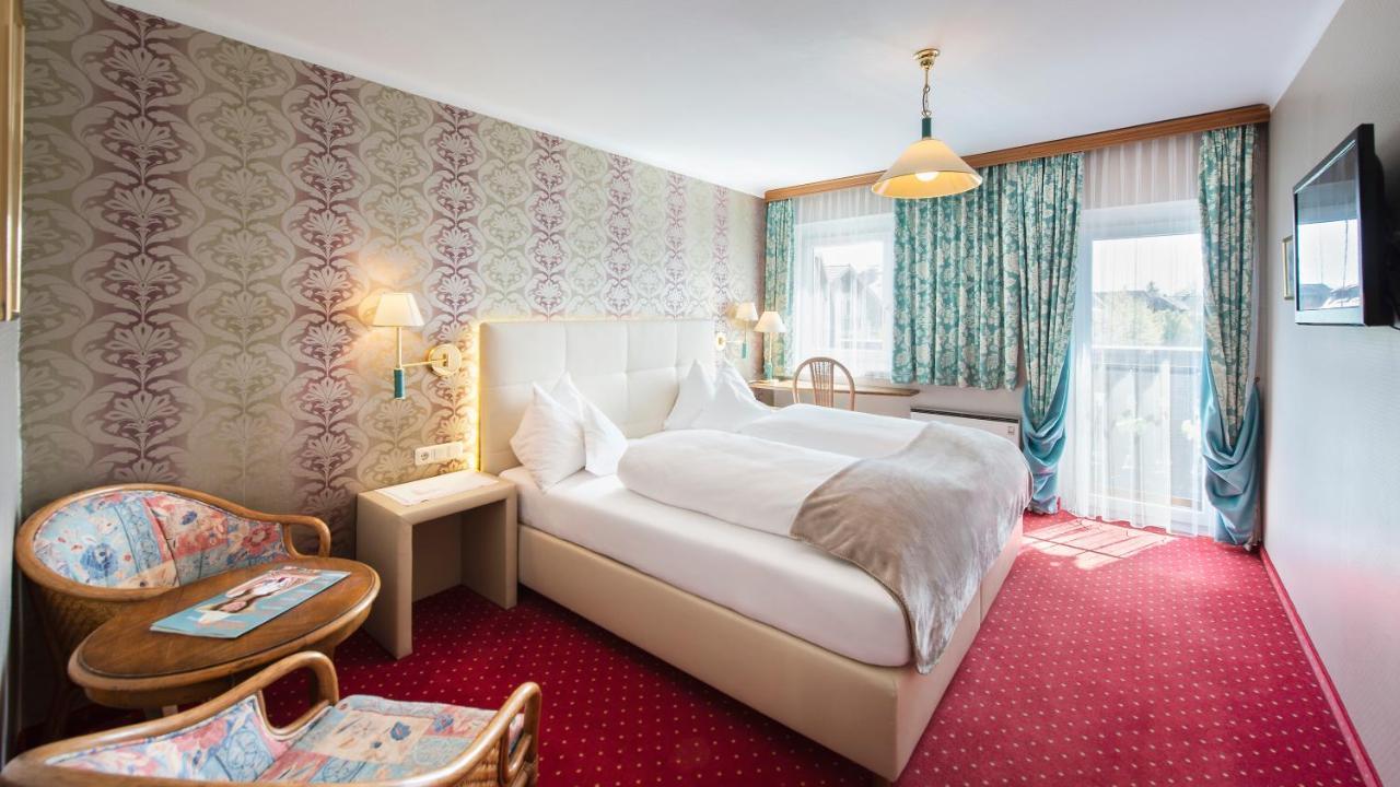 Hotel Landgasthof Altwirt Seeham Екстер'єр фото
